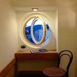 Agora *