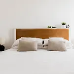Agora *